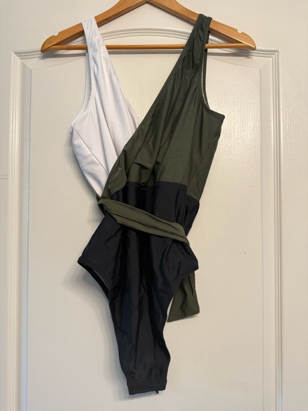 Cupshe XL Olive, White & Black Colorblock One-Piece Swimsuit with Tie Waist - Picture 4 of 5